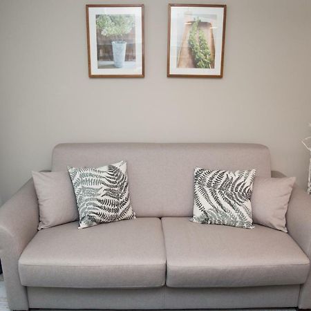 Ultracentral, Brand New, Modern And Cozy Apartment 티미쇼아라 외부 사진