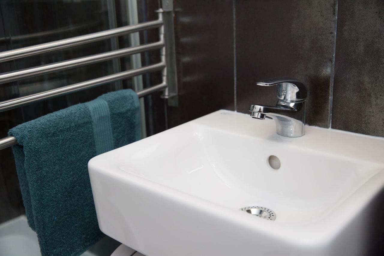 Ultracentral, Brand New, Modern And Cozy Apartment 티미쇼아라 외부 사진